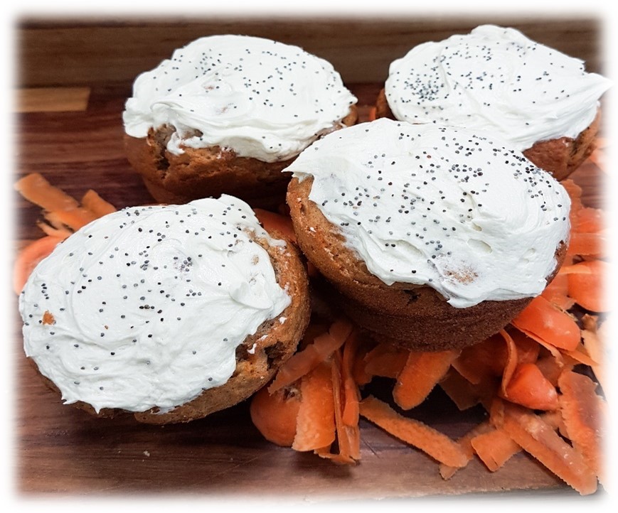 Carrot peel muffins with cinnamon frosting Carrot peel muffins with cinnamon frosting